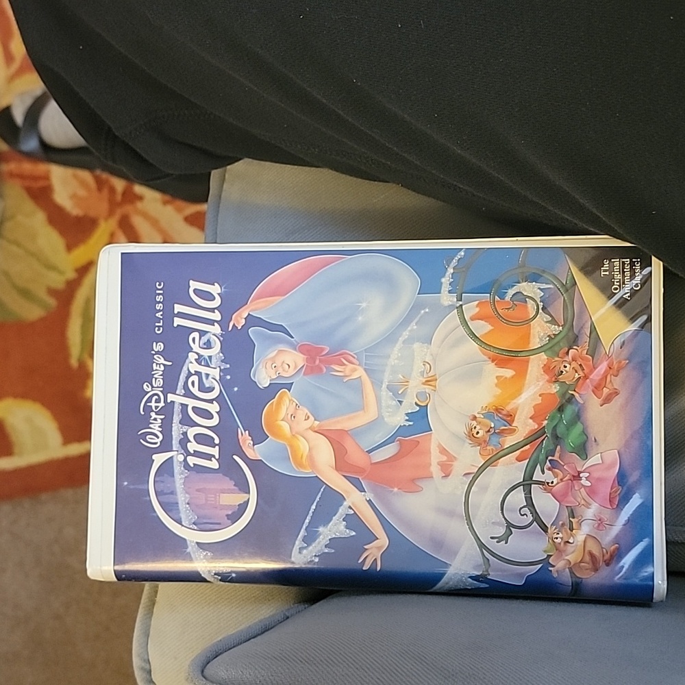 Cinderella a Walt Disney's classic VHS